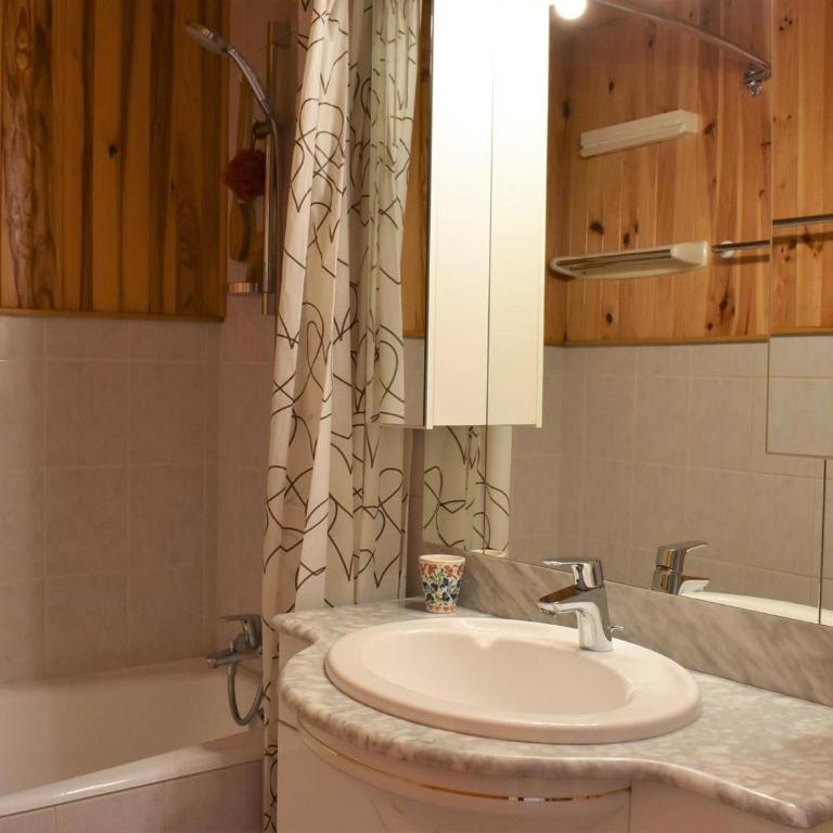 Appartement cosy avec cheminée, terrasse et accès pistes proche – Méribel, 5 pers - FR-1-180-376 - Apartment (5 Erwachsene) - 3