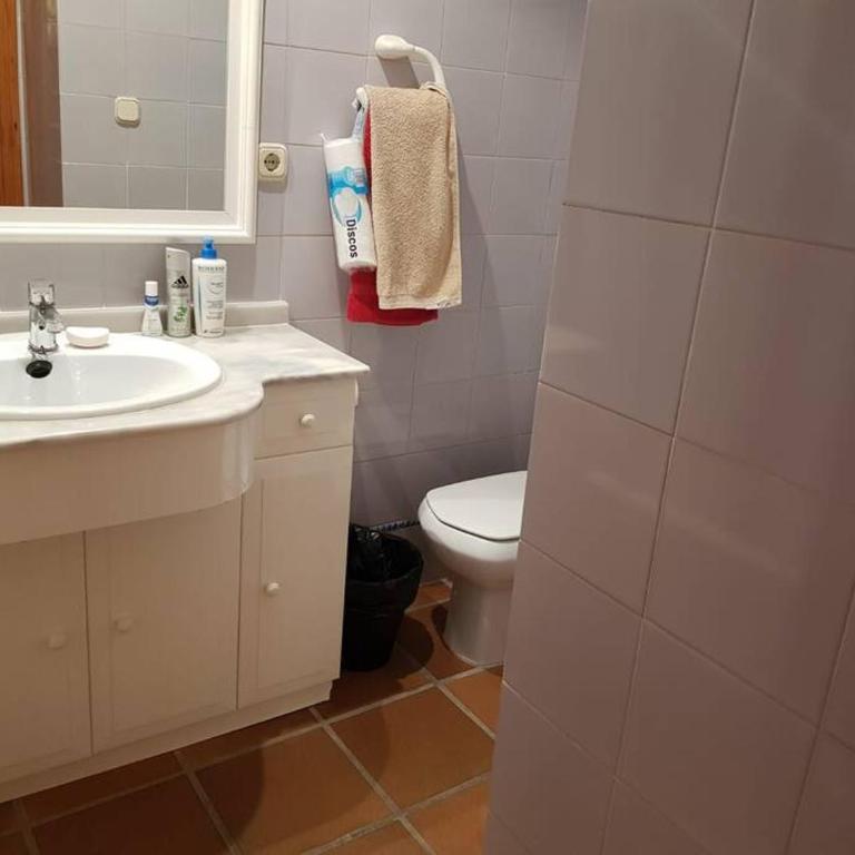 Chalet adosado en la playa de El Perellonet con piscina, pista tenis - Four-Bedroom House - 11