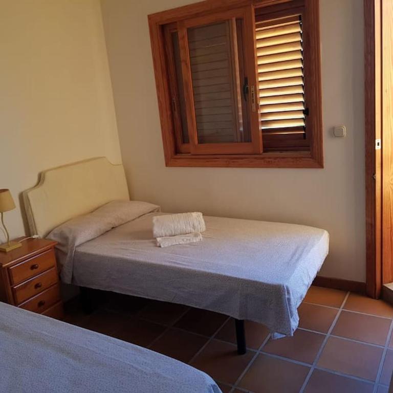 Chalet adosado en la playa de El Perellonet con piscina, pista tenis - Four-Bedroom House - 16