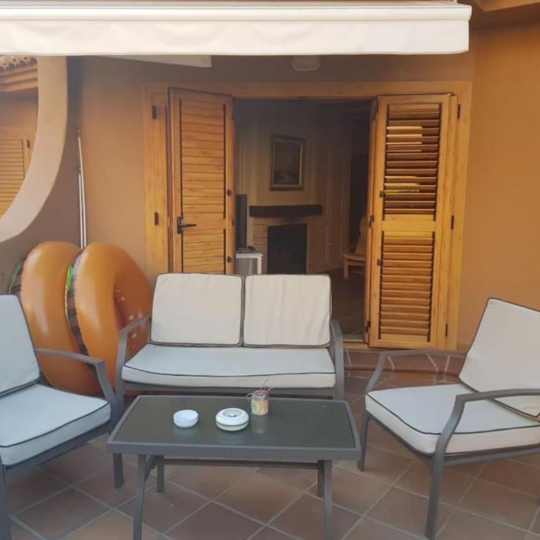 Chalet adosado en la playa de El Perellonet con piscina, pista tenis - Four-Bedroom House - 37