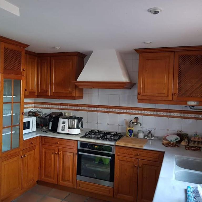 Chalet adosado en la playa de El Perellonet con piscina, pista tenis - Four-Bedroom House - 45