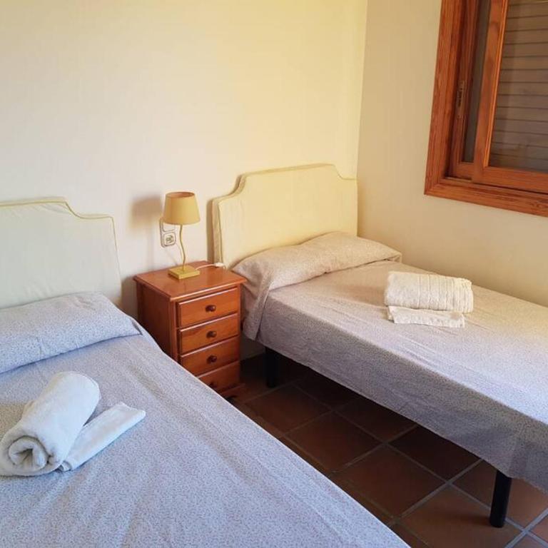 Chalet adosado en la playa de El Perellonet con piscina, pista tenis - Four-Bedroom House - 46