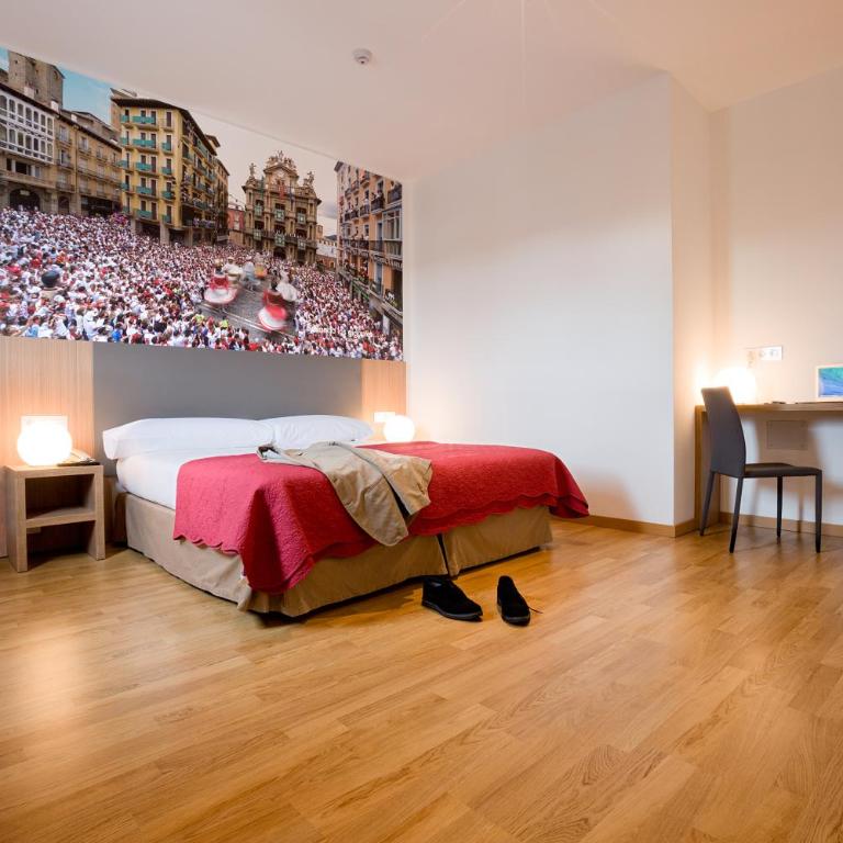 IRAIPE Pamplona Hostal Auto Check-in - Habitación Doble - 1 o 2 camas - 1