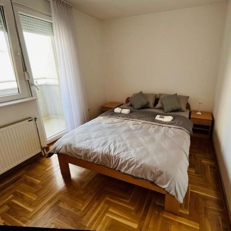 Central and bright 2 bedroom, 3 balconies - Apartman sa 2 Spavaće Sobe - 2