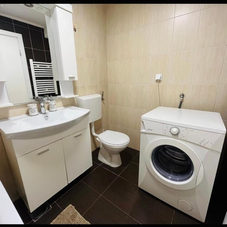 Central and bright 2 bedroom, 3 balconies - Apartman sa 2 Spavaće Sobe - 17