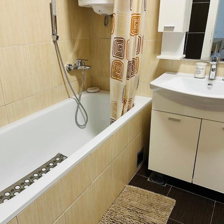 Central and bright 2 bedroom, 3 balconies - Apartman sa 2 Spavaće Sobe - 18