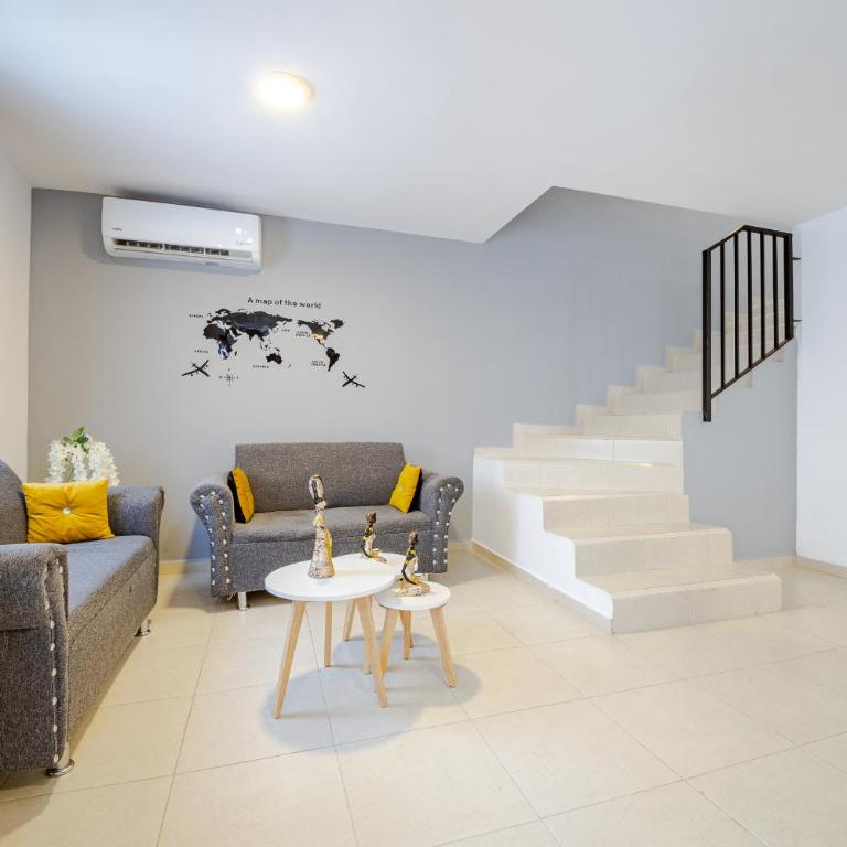 Estrena casa a minutos del aeropuerto - Three-Bedroom House - 6