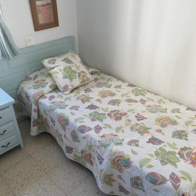 Large three bedroom apartment panoramic sea views - Three-Bedroom Apartment - 17