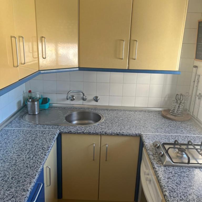 Large three bedroom apartment panoramic sea views - Three-Bedroom Apartment - 24