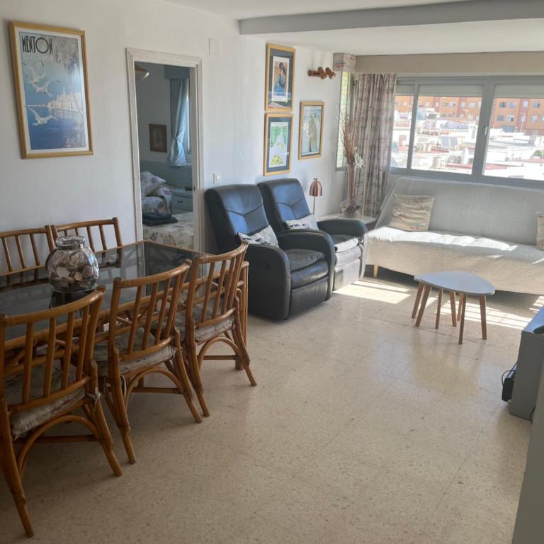 Large three bedroom apartment panoramic sea views - Three-Bedroom Apartment - 25