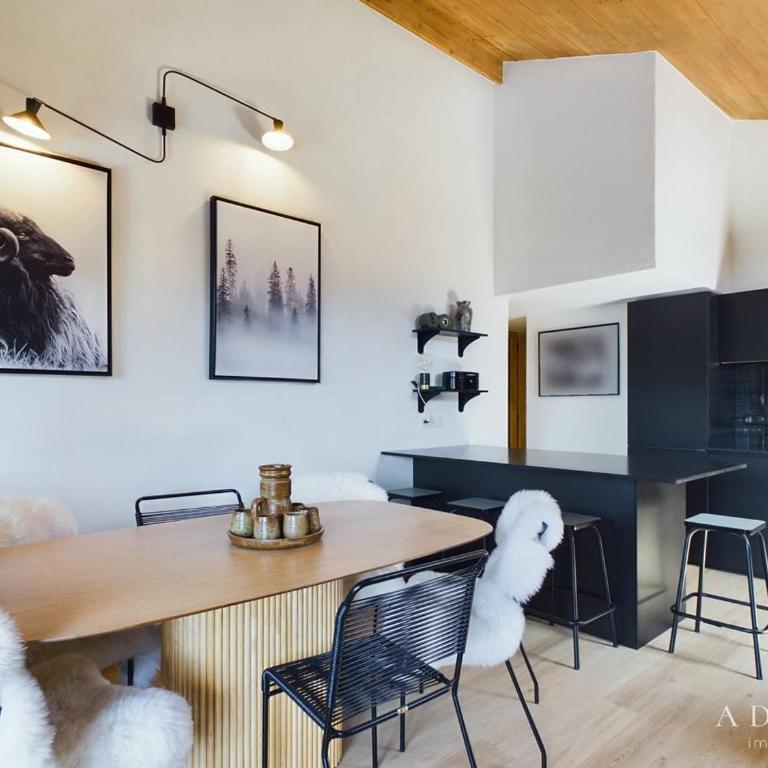 T4 duplex centre La Rosière, rénové, 8 pers, parking, wifi, proche pistes - FR-1-398-654 - Appartamento - 5