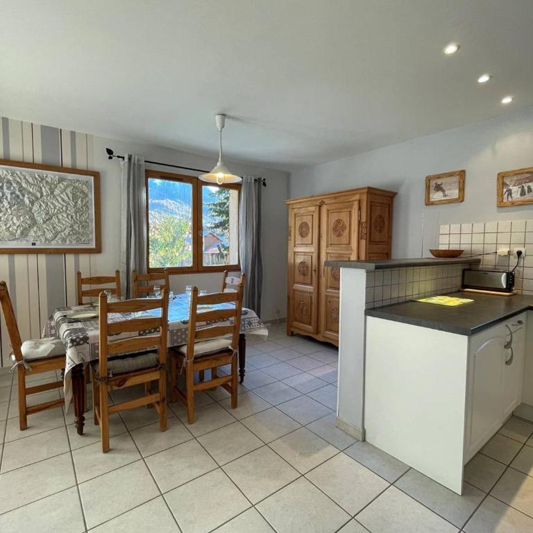 Maison Duplex 3 Chambres avec Jardin et Parking - Briançon - FR-1-330C-138 - Maison de Vacances - 26