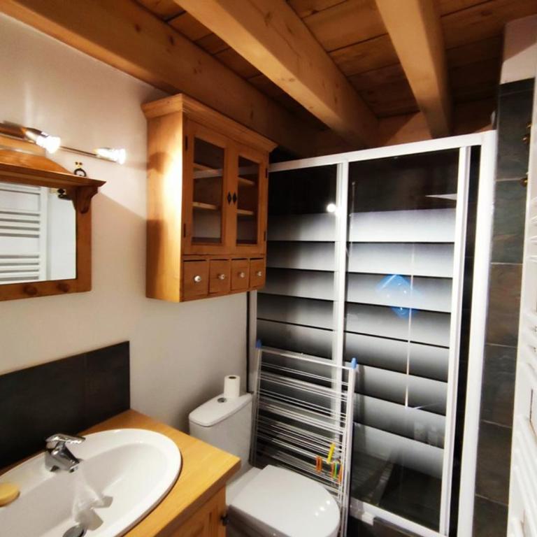 Chalet haut de gamme à Isola 2000, proximité pistes, 6 couchages, Wi-Fi inclus - Chalet 2 Chambres - 4