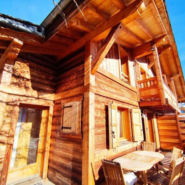 Chalet haut de gamme à Isola 2000, proximité pistes, 6 couchages, Wi-Fi inclus - Chalet 2 Chambres - 6