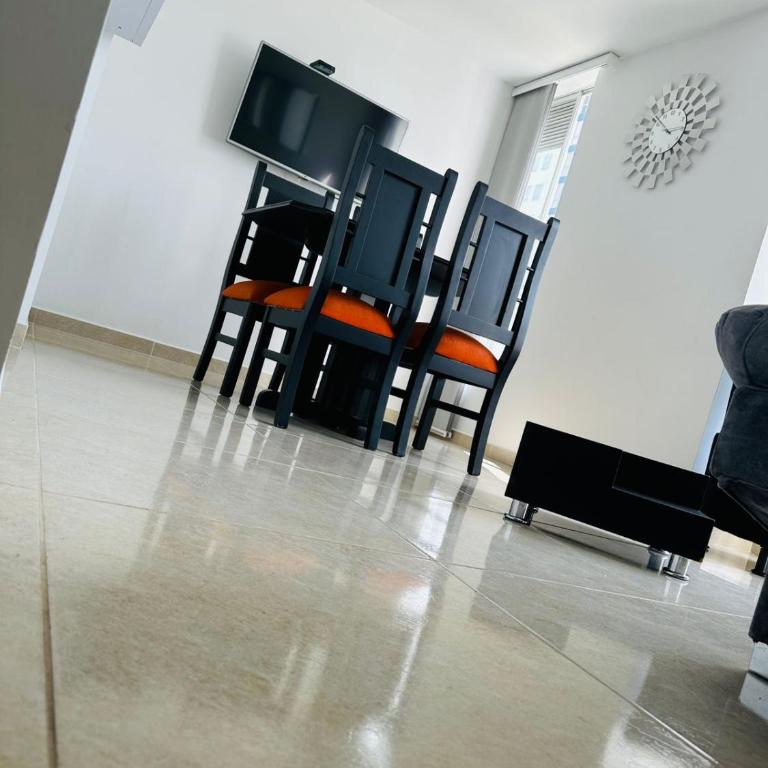 Cómodo y Completo Apartamento, Excelente Ubicación, Cerca Expofuturo, Estadio, Ukumari - Incluye Parqueadero - Pereira - Apartamento de 3 dormitorios - 4