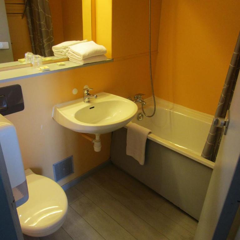 Hotel les Tourrades - Chambre Lits Jumeaux Économique - 4