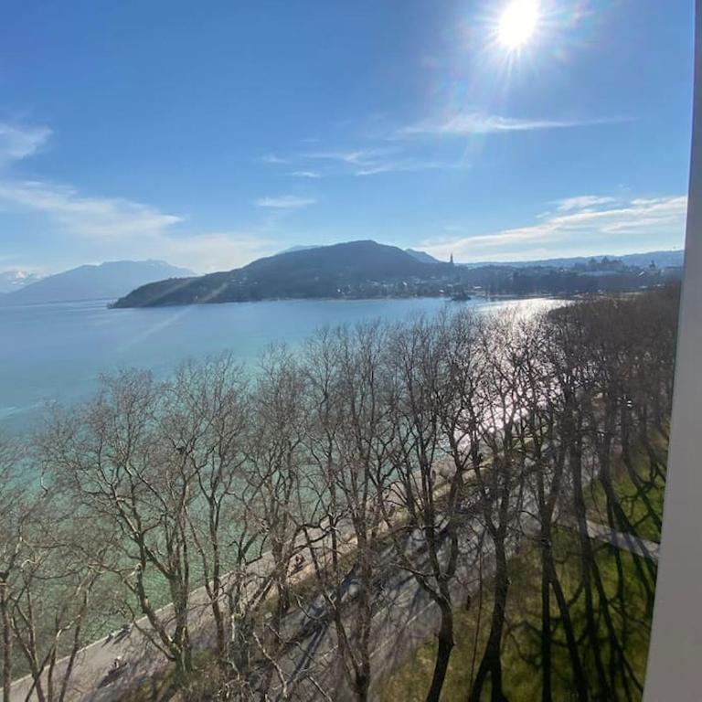 LE SOLAVUE 150 M2 VUE EXCEPTIONNELLE SUR LE LAC - Three-Bedroom Apartment - 12