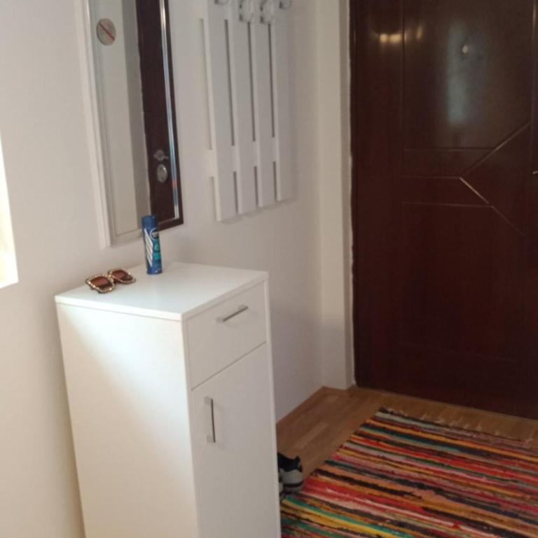 M & M - One-Bedroom Apartment - 3