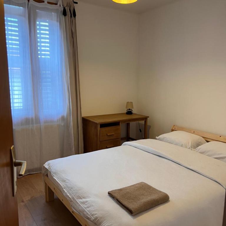 Duplex Sallanches - Terrasse, Centre & Parking by AlpenlySallanches - Appartement 3 Chambres - 10