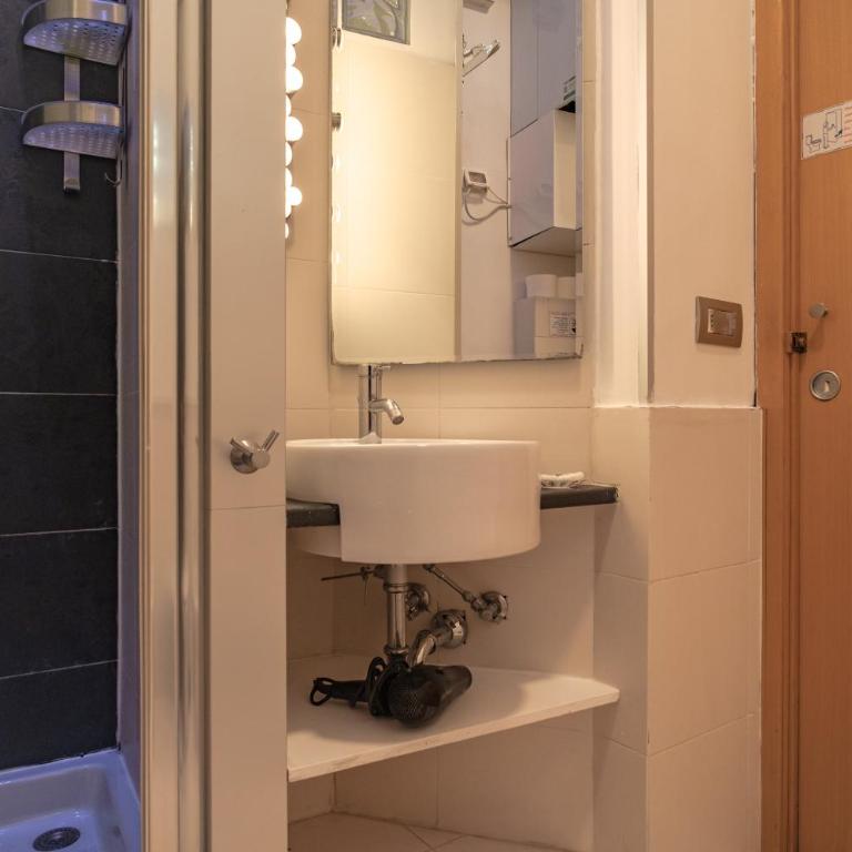 B&B Vatican Stories - Camera Quadrupla con Bagno Privato - 7