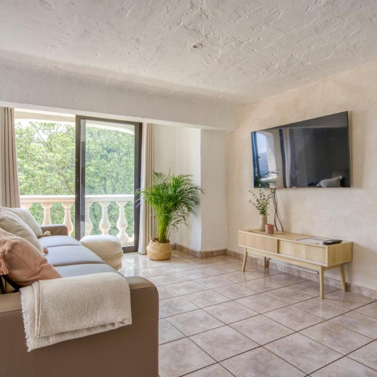 CHARMANT 2 PIECES DANS VILLA INDIVIDUELLE TERRASSES JARDIN - Appartement 1 Chambre - 6