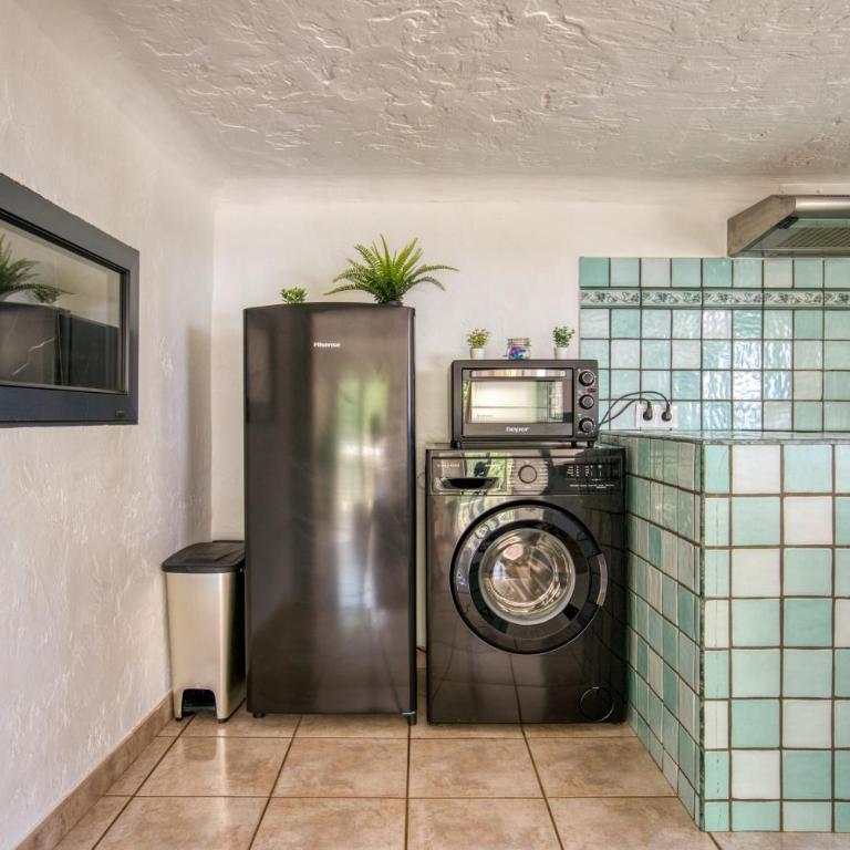 CHARMANT 2 PIECES DANS VILLA INDIVIDUELLE TERRASSES JARDIN - Appartement 1 Chambre - 15