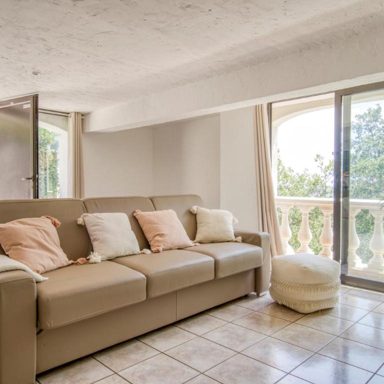CHARMANT 2 PIECES DANS VILLA INDIVIDUELLE TERRASSES JARDIN - Appartement 1 Chambre - 12