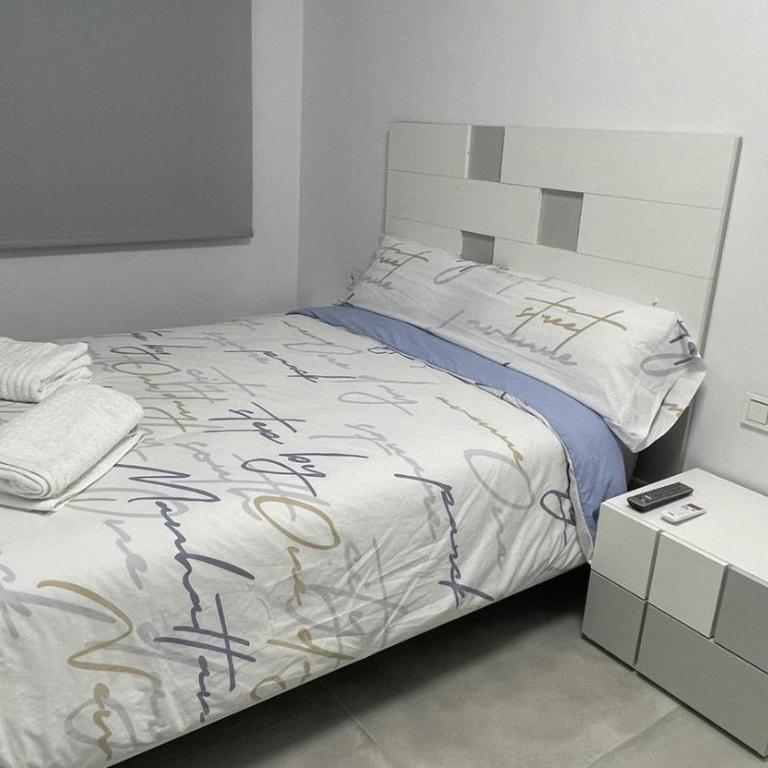 Piso de lujo en primera linea de playa y garaje - Apartamento de 2 dormitorios - 40
