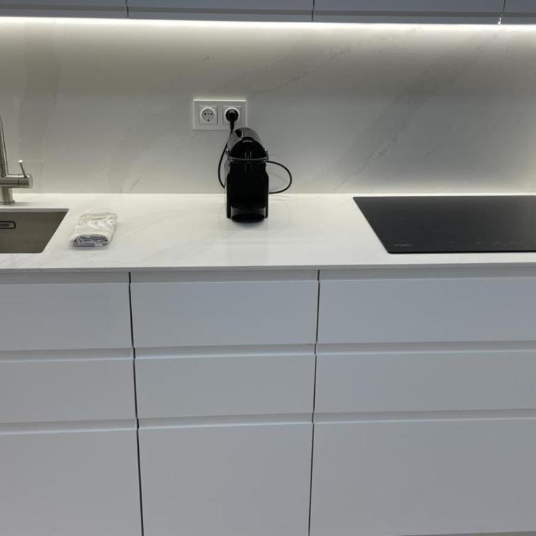 Piso de lujo en primera linea de playa y garaje - Apartamento de 2 dormitorios - 2