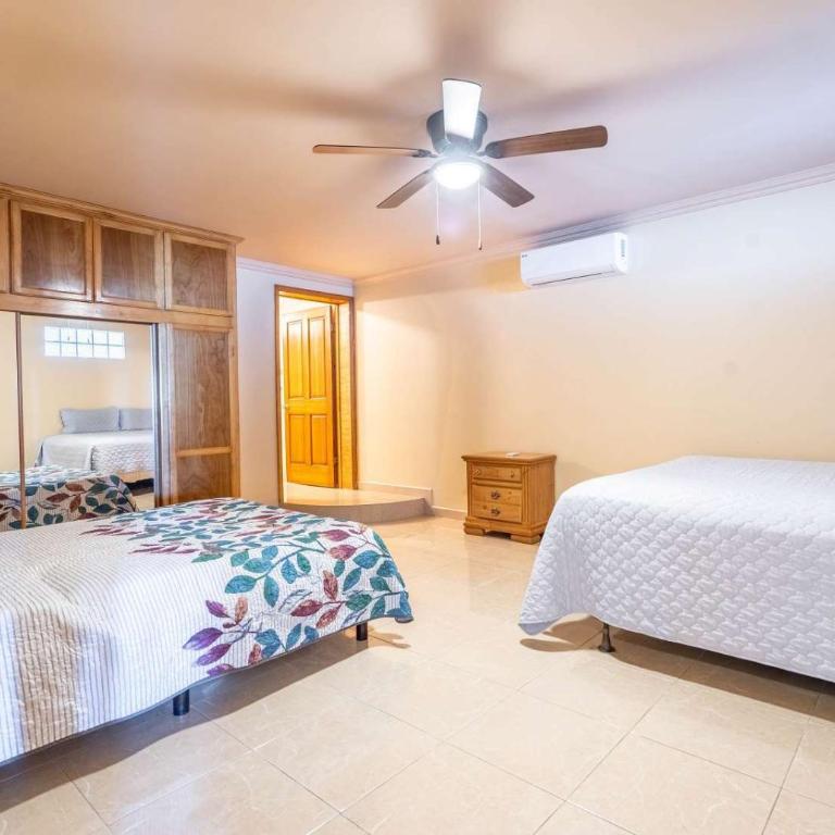 Steps to the BEACH Las Palmas Condo # 1 - Casa - 17