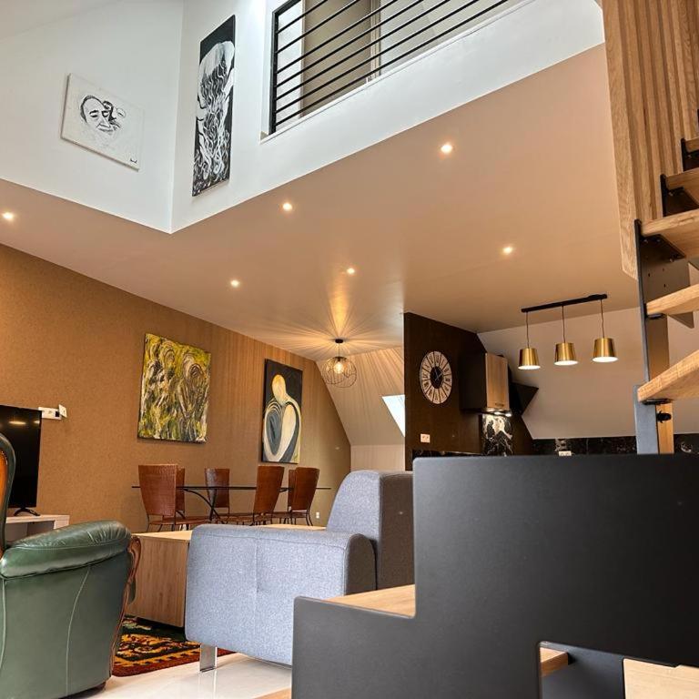 Spacious flat close to the railway station - Loft - 15