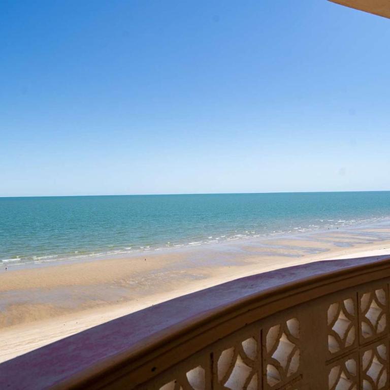 Incredible Beach front Las Palmas Condo # 2 - Casa - 17