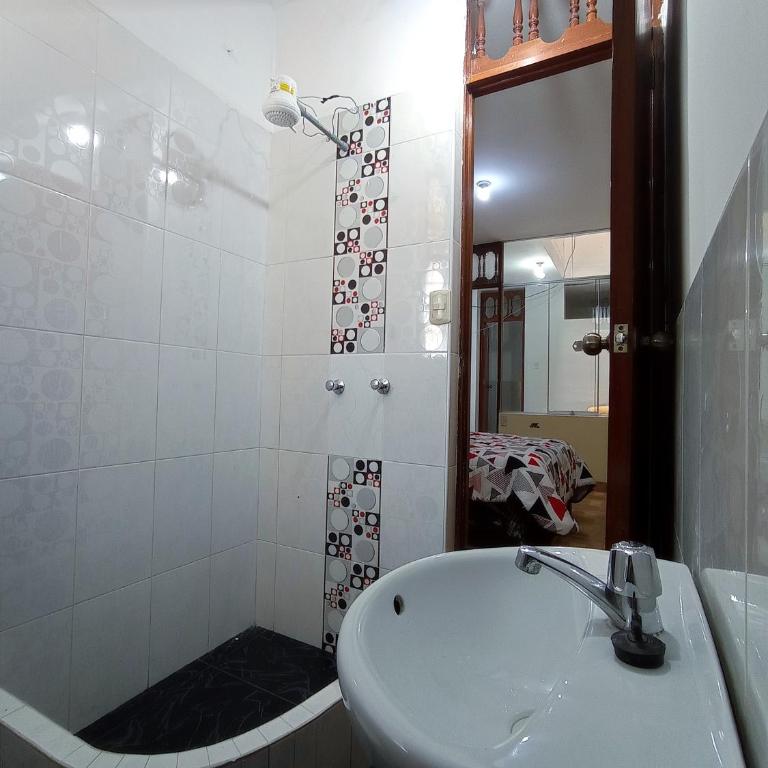 Amplio departamento en Cajamarca - Apartamento de 2 dormitorios - 6