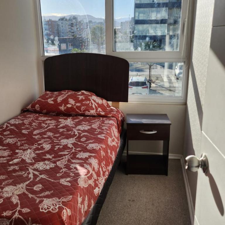 Depto dentro de condominio. Seguridad 24 horas. - Apartamento de 2 dormitorios - 4