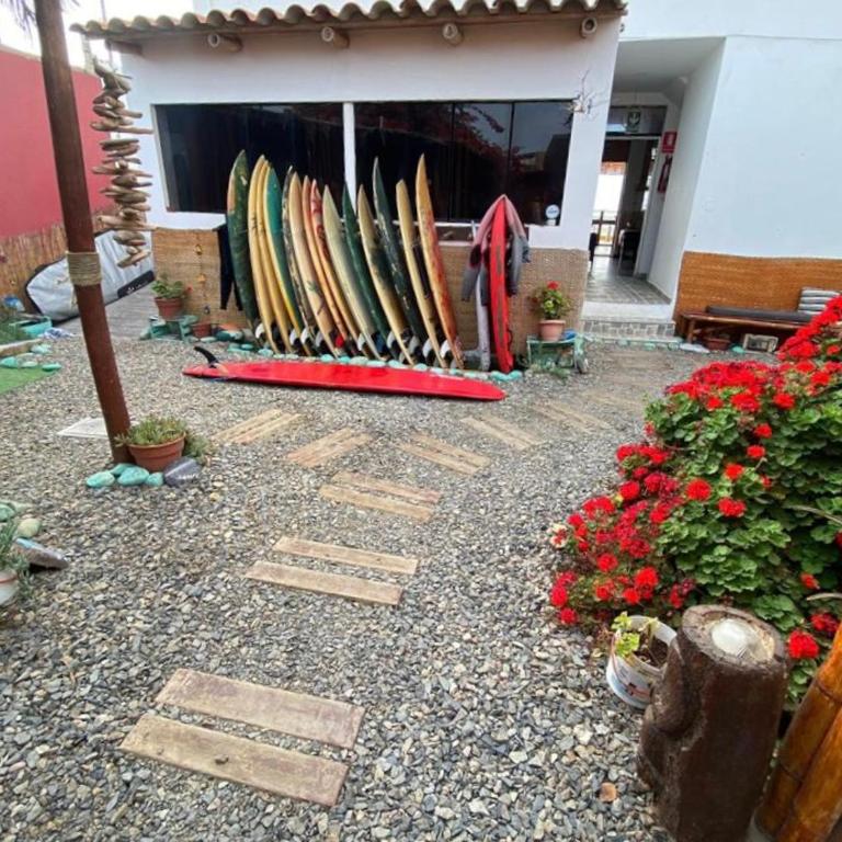 Surf House Chicama - Habitación Triple con vistas al jardín - 13