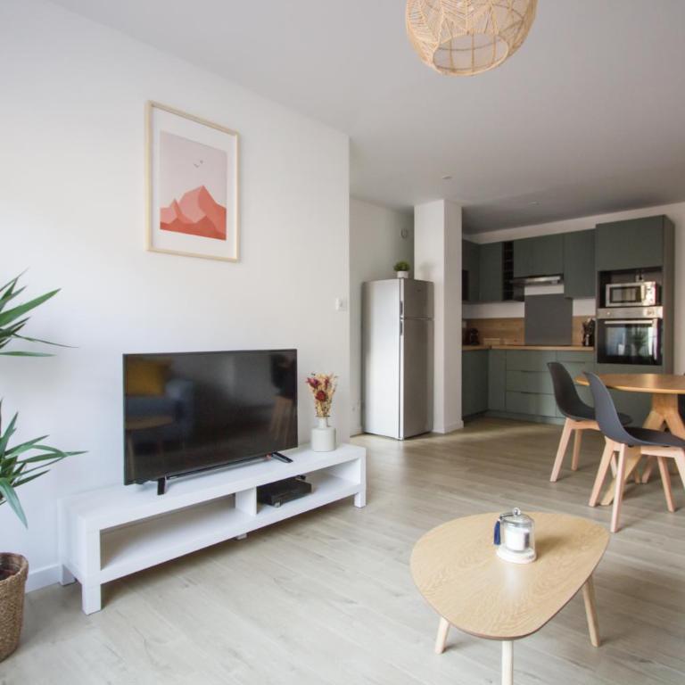 L'olivier - T2 moderne et chaleureux - Garage gratuit & Tram - One-Bedroom Apartment - 5