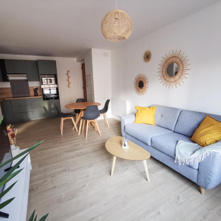 L'olivier - T2 moderne et chaleureux - Garage gratuit & Tram - One-Bedroom Apartment - 2