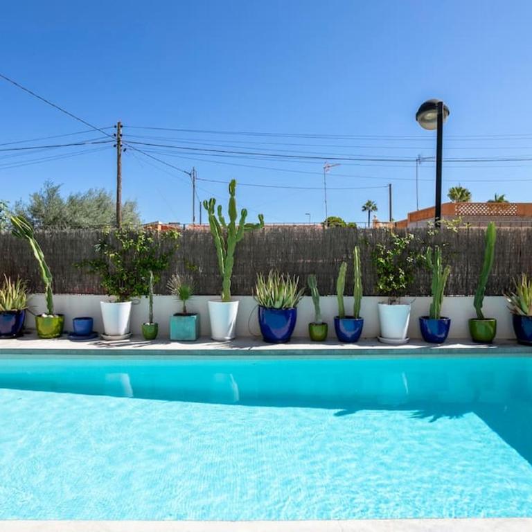 Villa Paloma with private pool, located 350m to the sea and tram station! - Three-Bedroom House - 4