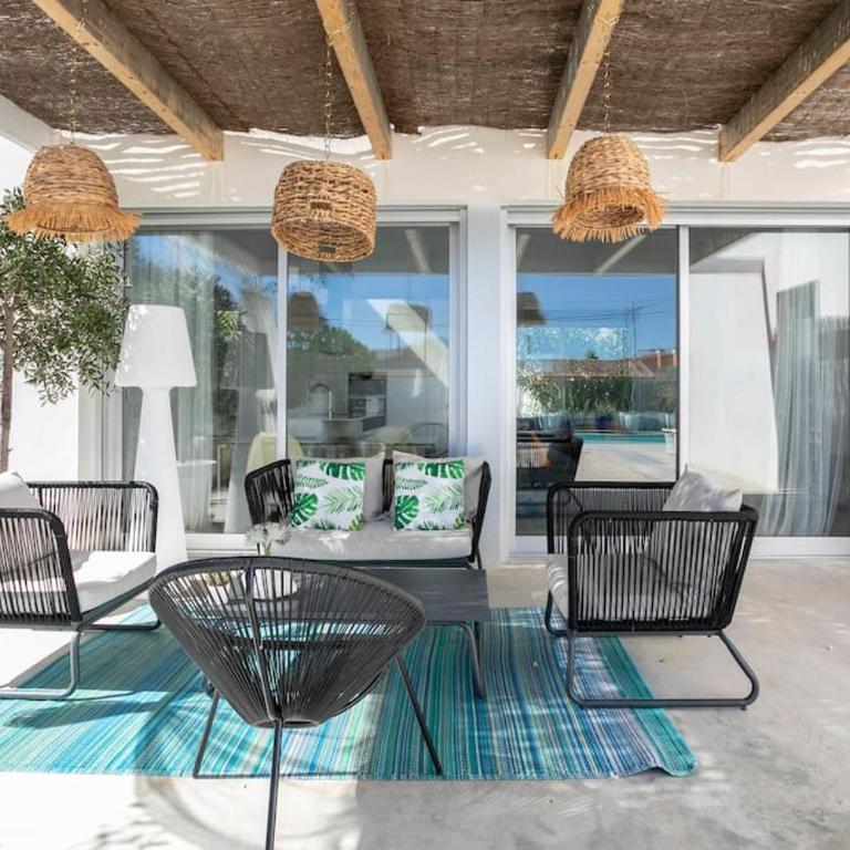 Villa Paloma with private pool, located 350m to the sea and tram station! - Three-Bedroom House - 8