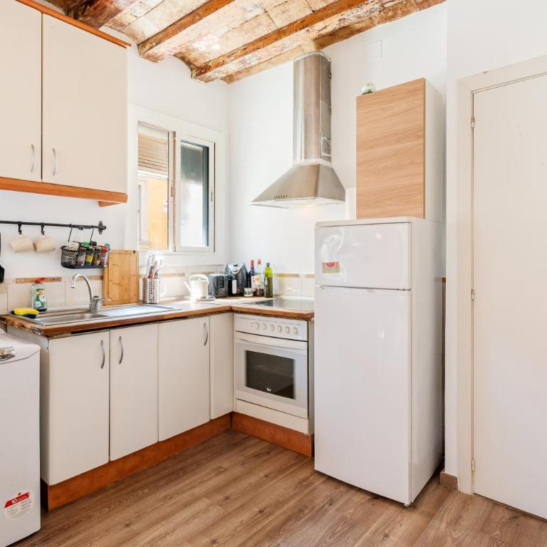 Beachside Bliss Charming 1-bedroom, Barceloneta - Apartamento - 9
