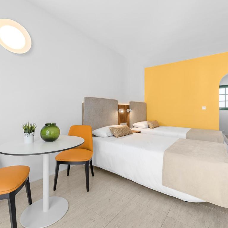 Apartamentos Tropicana - Estudio Superior - 1