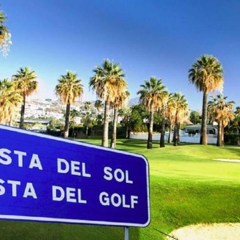 Beachside Luxury Apartment in Puerto Banus - Club Playas del Duque - Apartamento con balcón y vistas a la piscina - 77