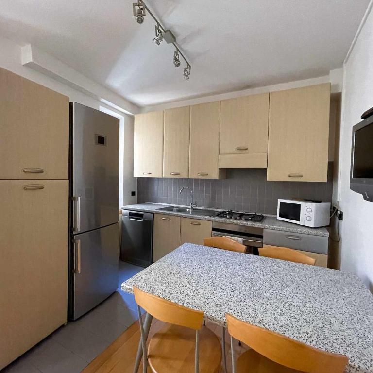 Plinio, center town apartment - Two-Bedroom Apartment - 25
