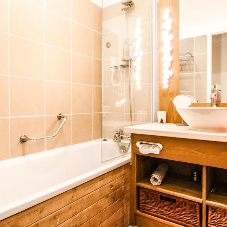 Joli, spacieux appartement T3 sud ski aux pieds, parking - Appartement avec Vue sur la Montagne - 52