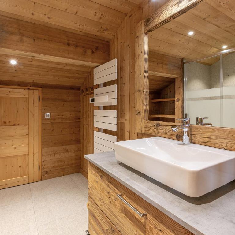 Chalet 4 Étoiles 13 Pers. à La Clusaz - Grande Terrasse, Garage, WIFI, Arrêt Skibus à Proximité - FR-1-437-81 - Chalé (13 adultos) - 13
