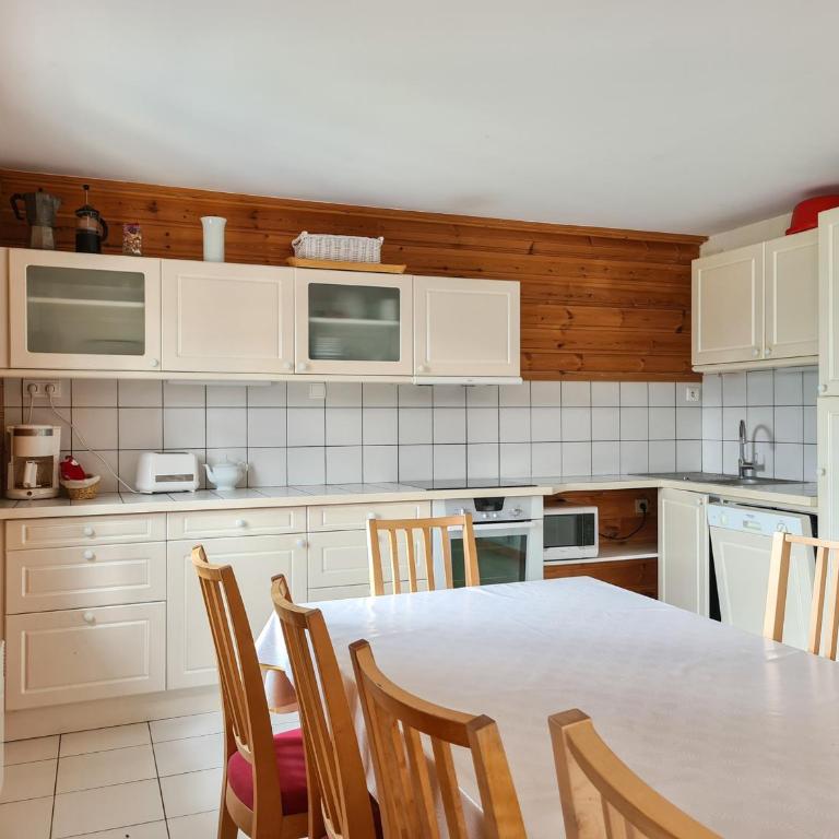 Chalet lumineux · Sauna privatif · Garage · 12 personnes - FR-1-425-119 - Chalet - 3