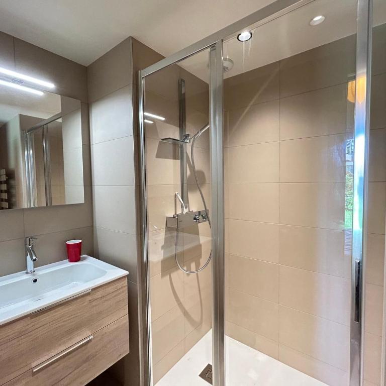 Luxueux Appartement au Centre des Gets avec Jardin, Proche Pistes, 3 Chambres, Wi-Fi, Parking - FR-1-623-338 - Apartamento - 11