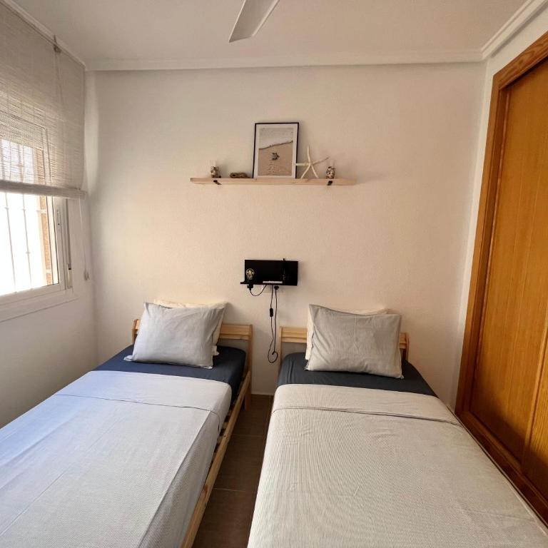 Casa Canarias en Alicante, playa y piscina - Two-Bedroom House - 25