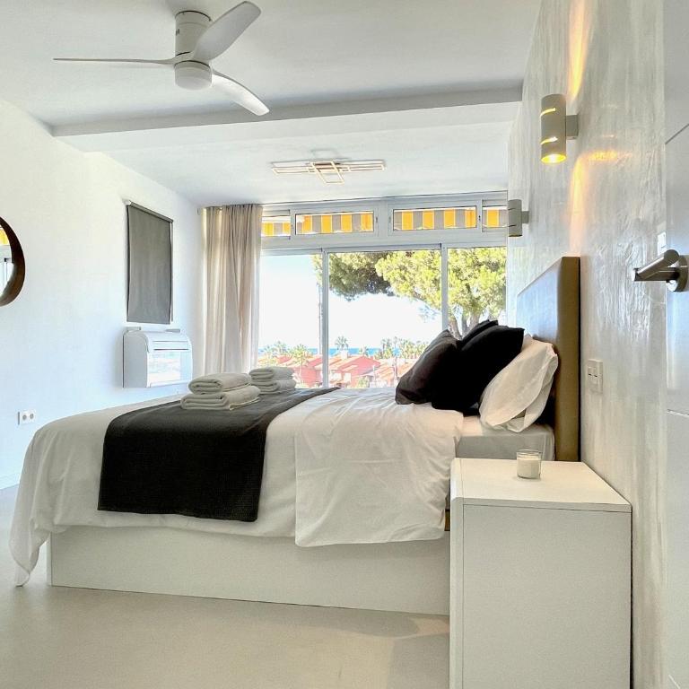 WHITE DREAM Near the Sea 3bed by Solrentspain - Casa - 10