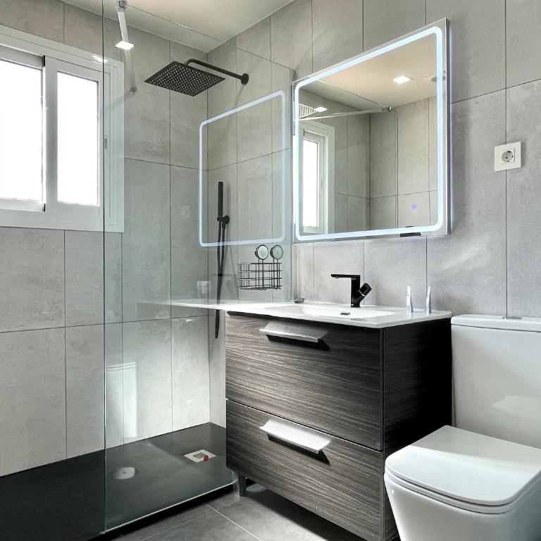 WHITE DREAM Near the Sea 3bed by Solrentspain - Casa - 13
